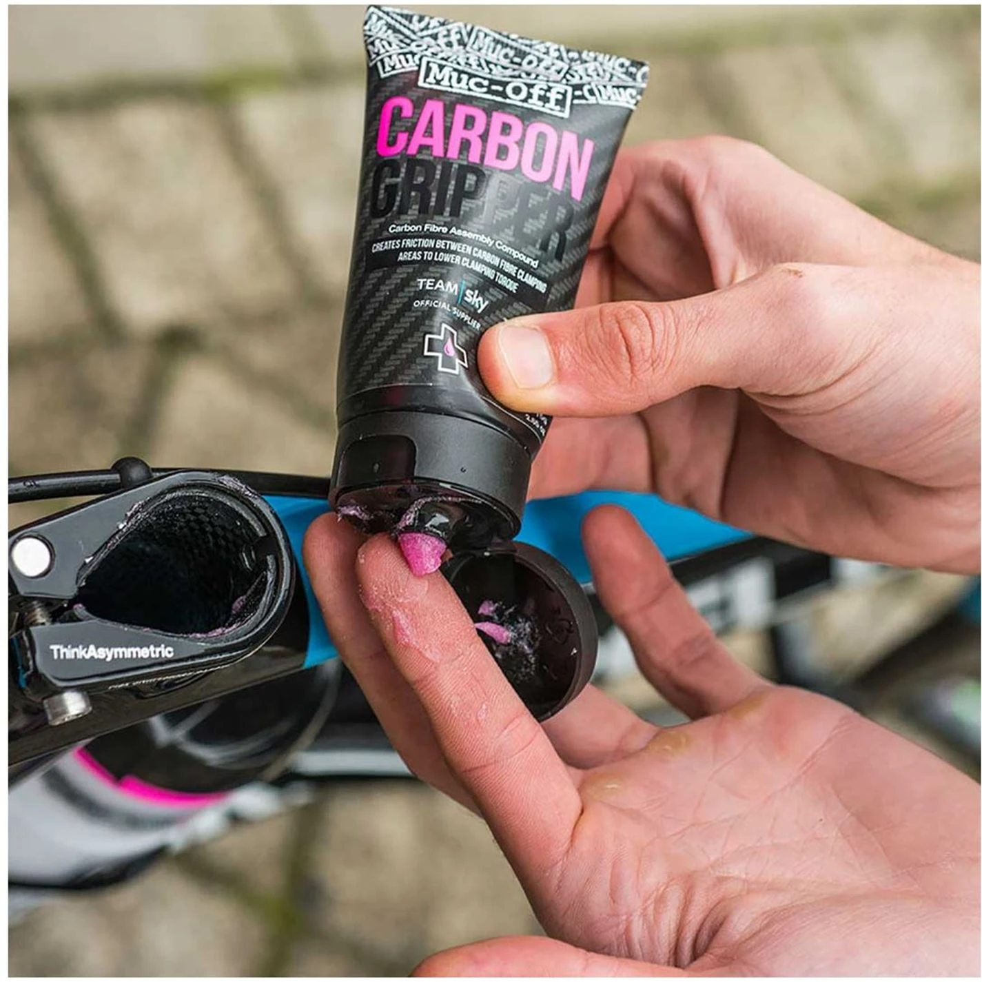 Muc-Off Carbon Gripper - Image 4